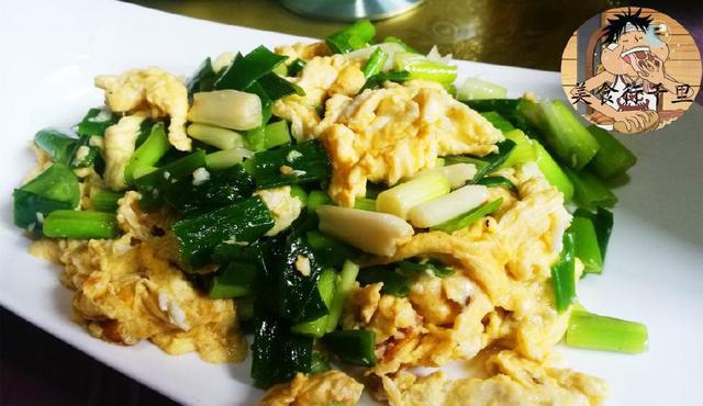 周末农家宴,鹅蛋炒大葱,秋葵随便吃,这才是田园生活