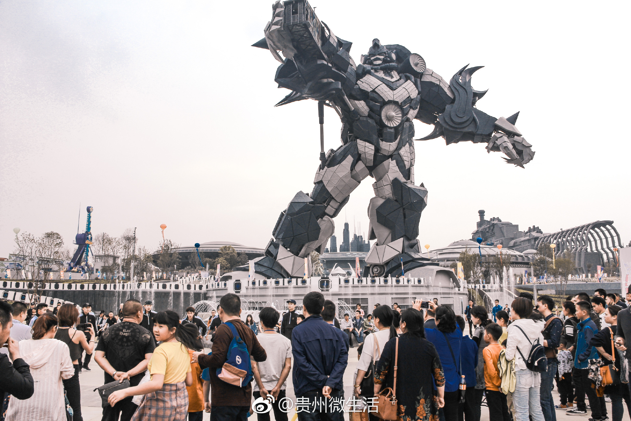 中国首个科幻主题公园"东方科幻谷"在贵阳正式营业[憧憬]