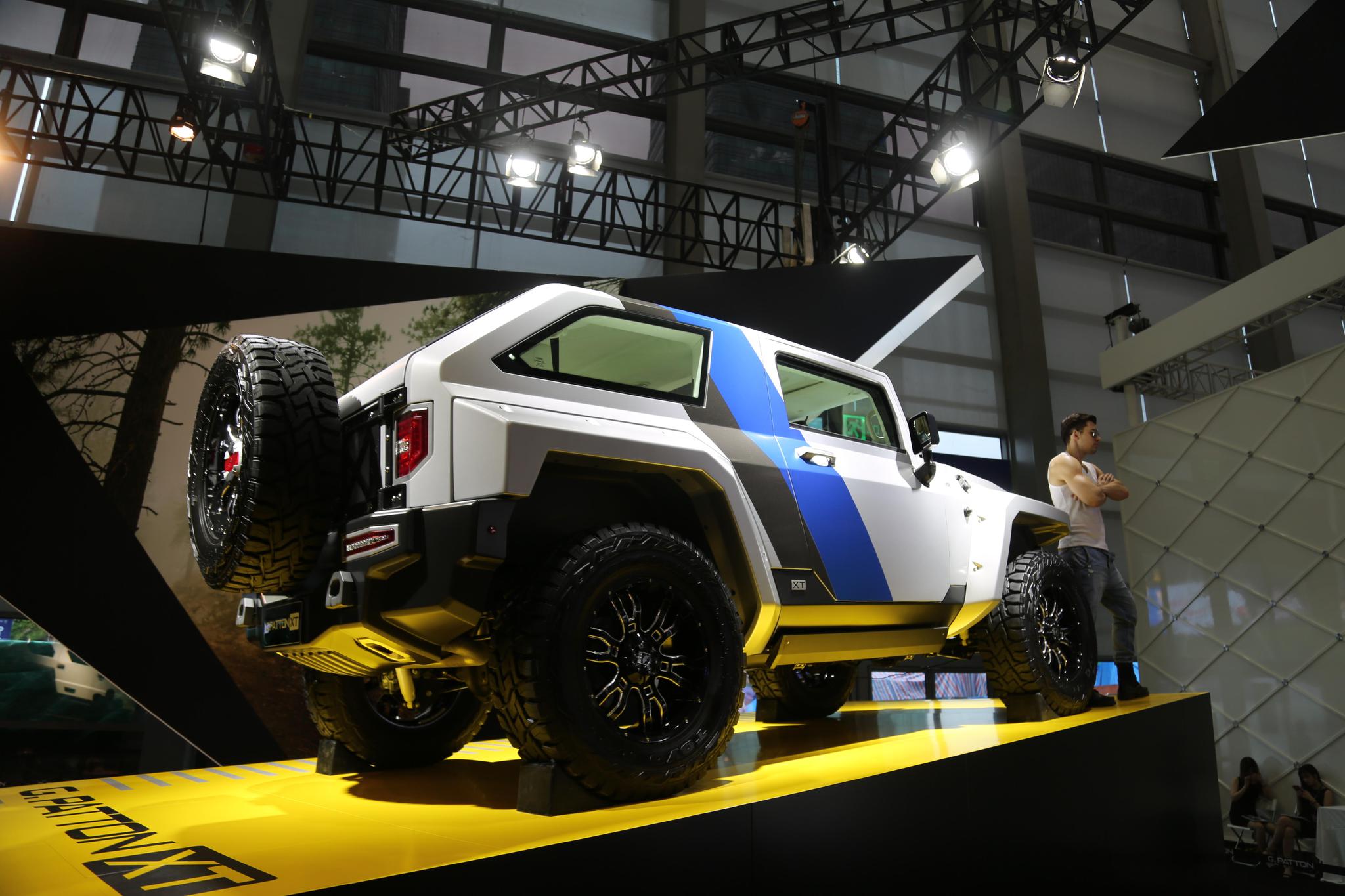 肌肉猛士站台乔治巴顿战车和战剑2018深港澳车展华南首秀