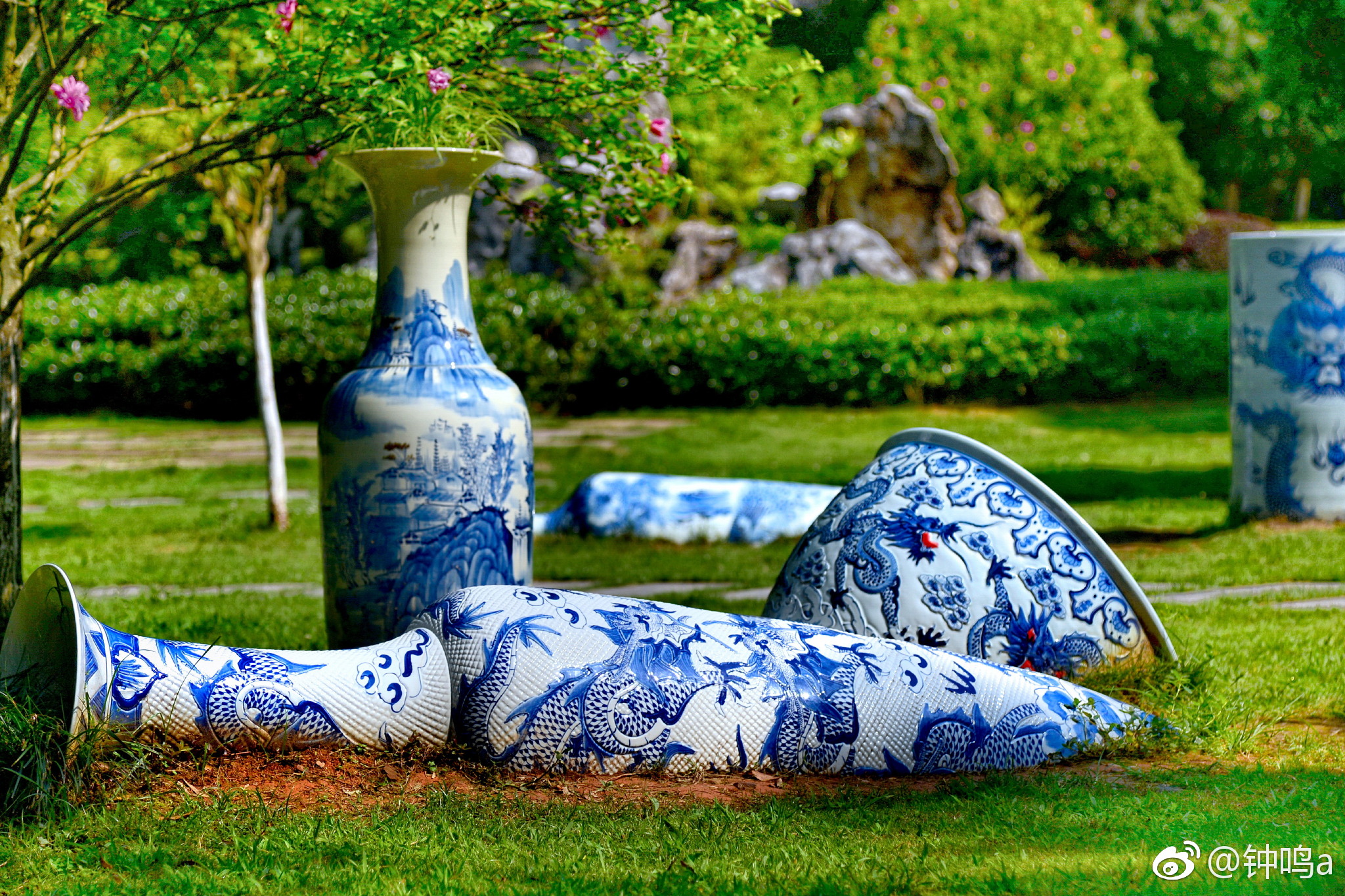 走进景德镇古窑民俗文化博览区就走进了瓷的世界|景德镇古窑|博览区|青花瓷|瓷灯|瓷柱_新浪新闻
