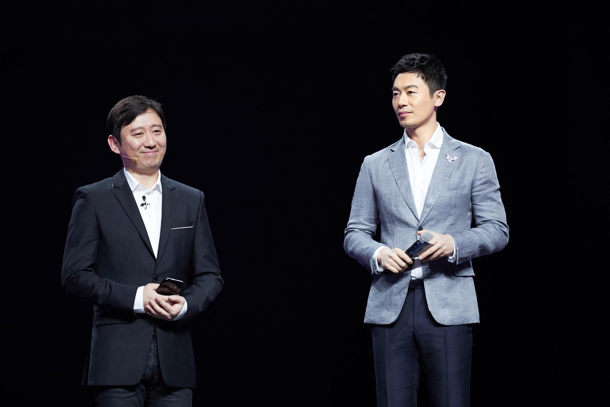 发布会当天,冯恩就邀请井柏然担任三星手机中国区品牌代言人,朱亚文为