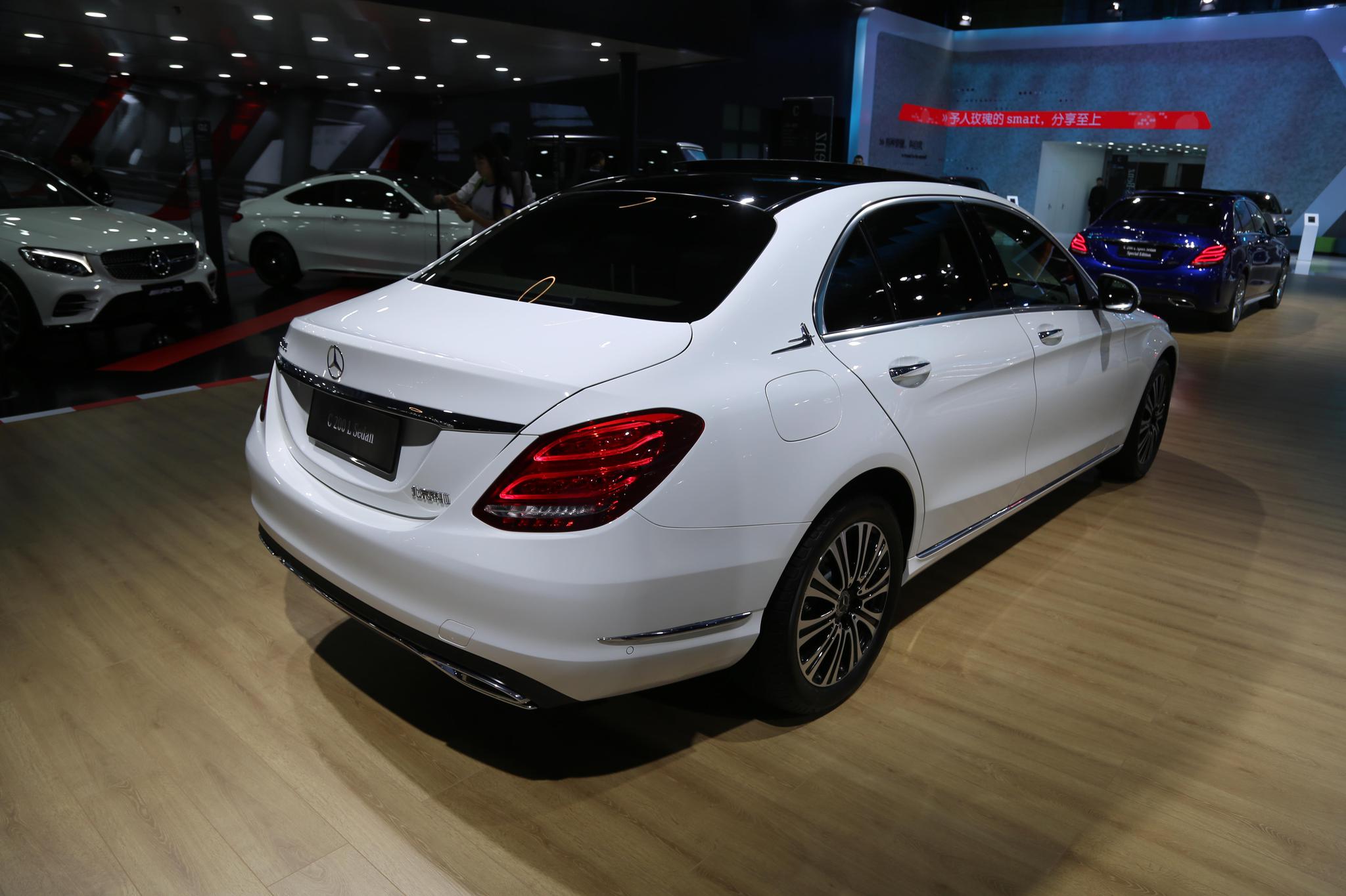 奔驰c 200 l sedan,35万级别c级长轴距轿车,车展实拍!