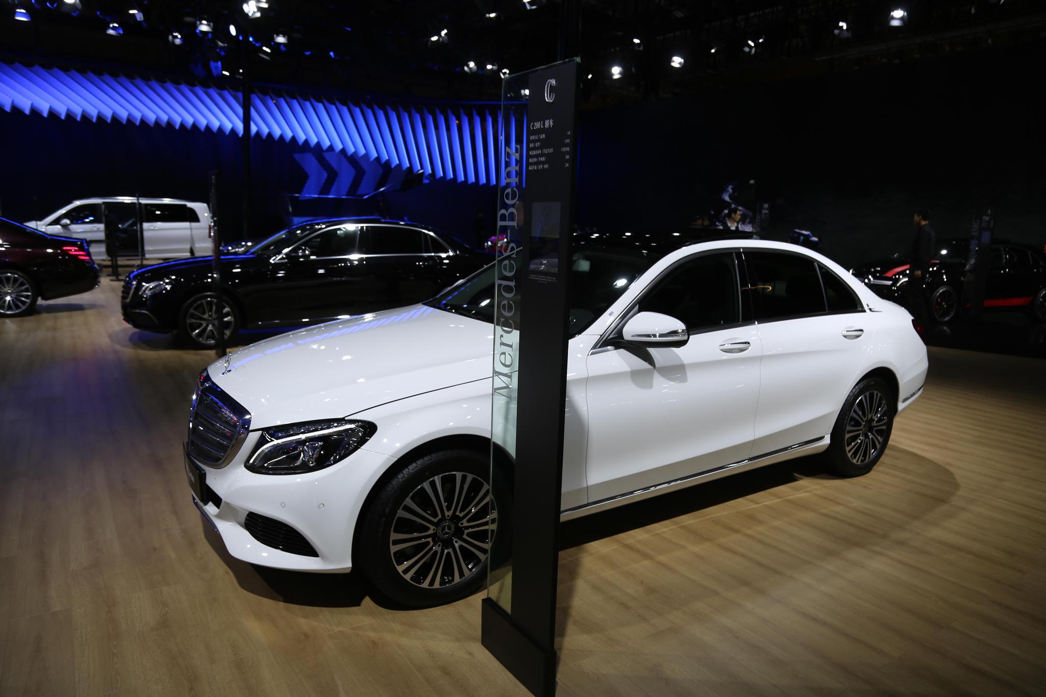奔驰c 200 l sedan,35万级别c级长轴距轿车,车展实拍!