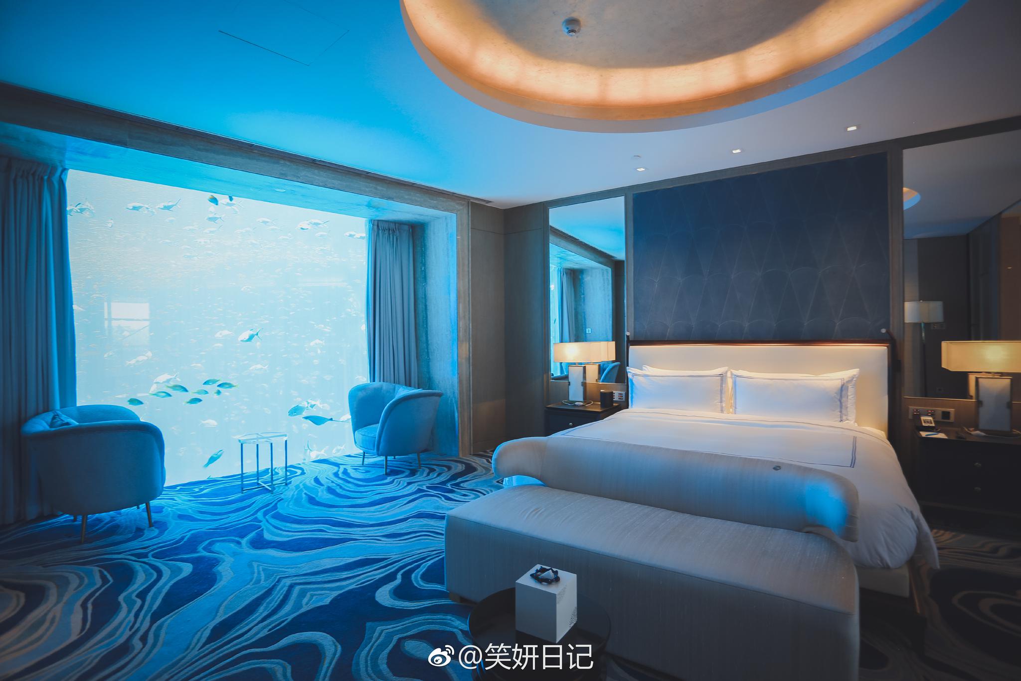 住在10万 一晚的海底套房是种怎样的体验