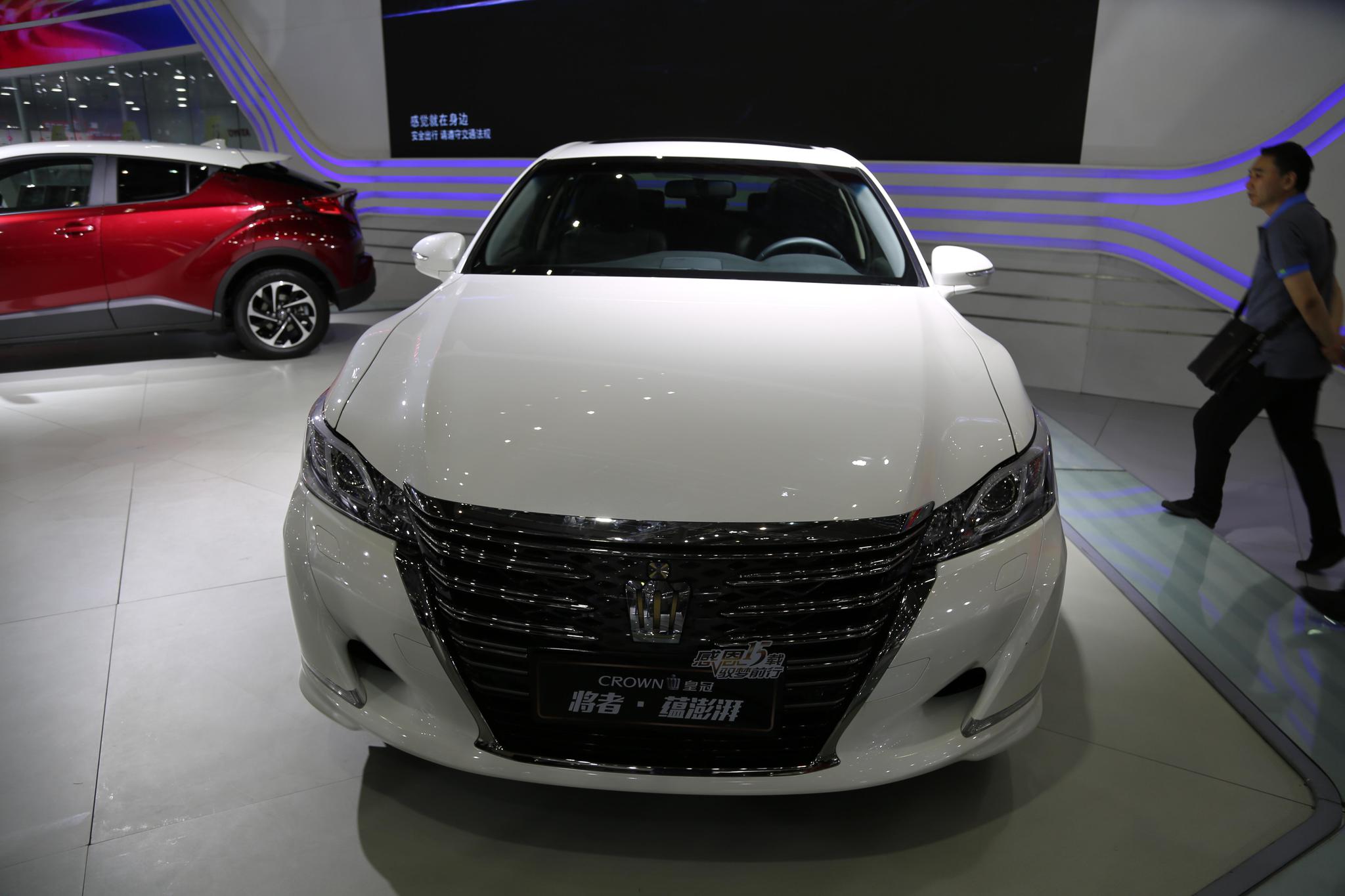 一汽丰田全新crown皇冠,焕型上市,将亮相昆明国际车展!