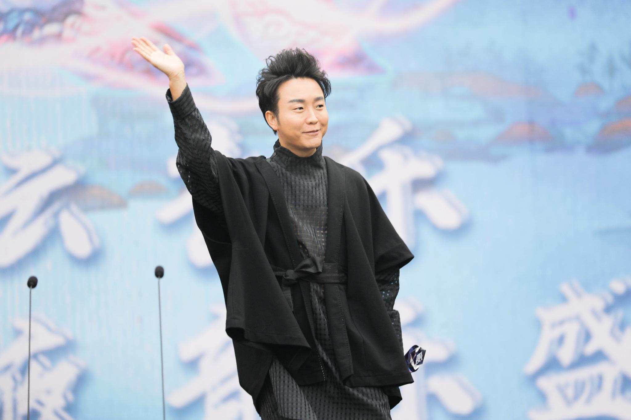 实力唱将李玉刚国风音乐盛典再揽大奖, 网友:实至名归!|李玉刚|国风|音乐_新浪新闻