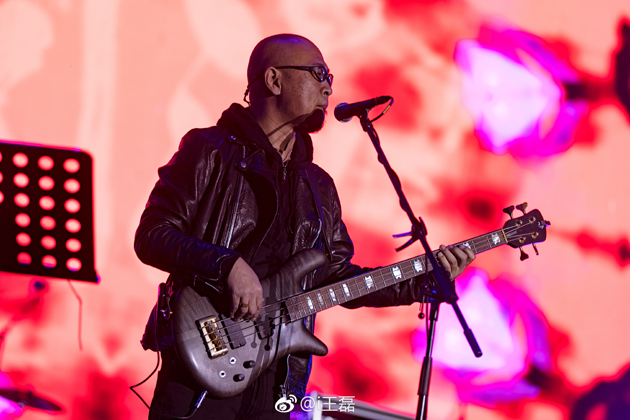 国潮音乐节之轮回乐队~@轮回乐队工作室 @尚巍vv @轮回周旭bass @石头