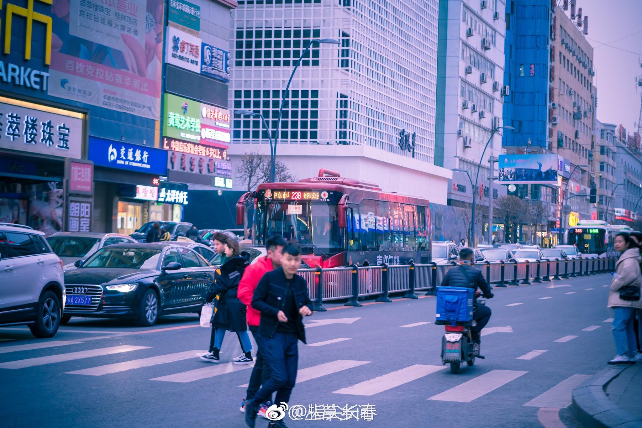 长春的同志街桂林路商圈街景点赞