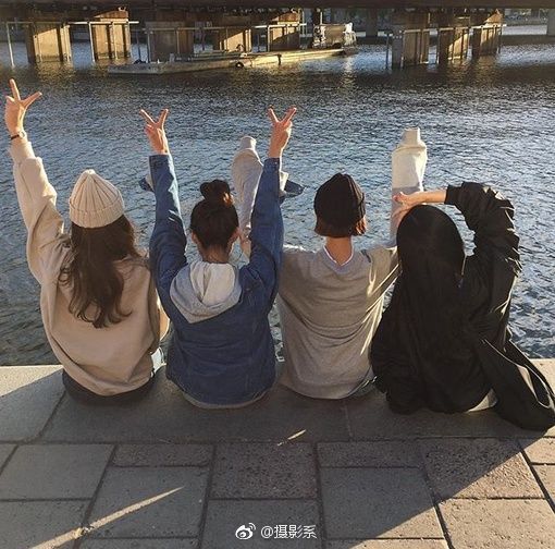 超有feel的四人帮闺蜜合照