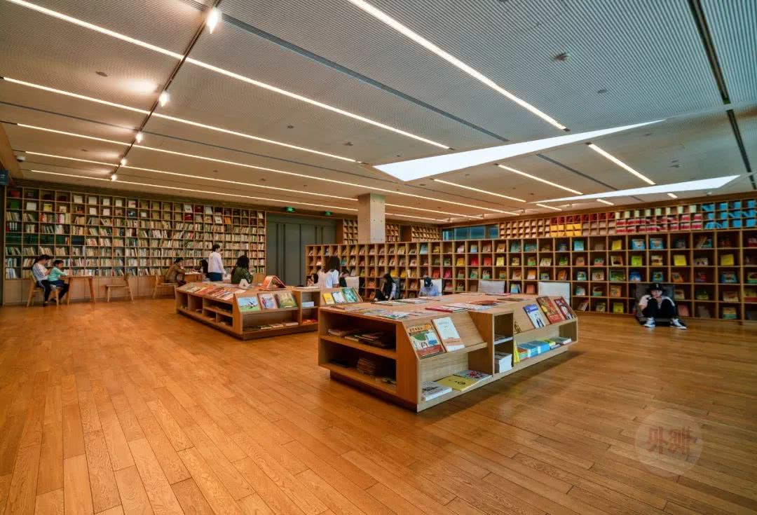 高晓松的晓书馆开了一个月,现在怎么样了?