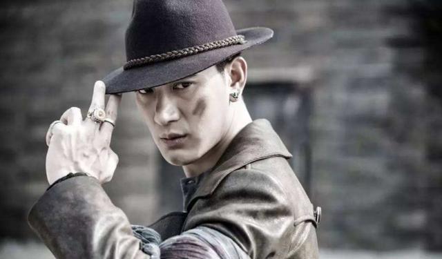 中国一悍匪,将自己的父亲活埋,参加抗日战争时,让日寇闻风丧胆