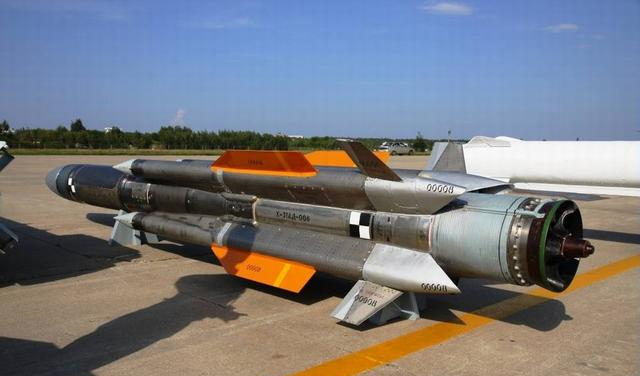 据美国军事专家分析,这款导弹是俄罗斯锆石反舰导弹,这款导弹不仅仅