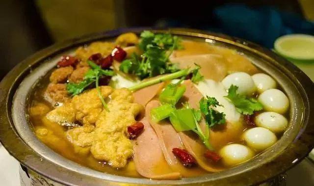 老兰州人最喜欢的就是过年的时候,全家围在一起享用暖锅子了