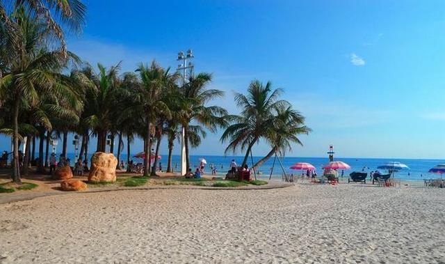 广西则以北有桂林山水南有北海银滩而自豪