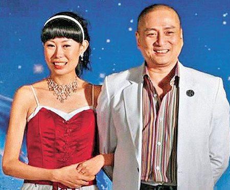 据了解,莫少聪大嫩妻26岁,现在已经离婚.