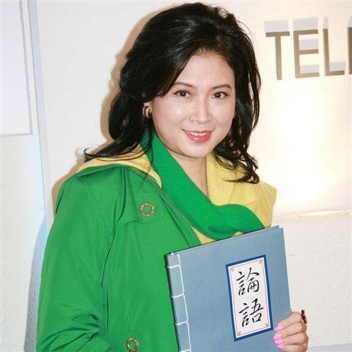 她为爱情息影最后被逼离婚,如今50岁无奈选择复出