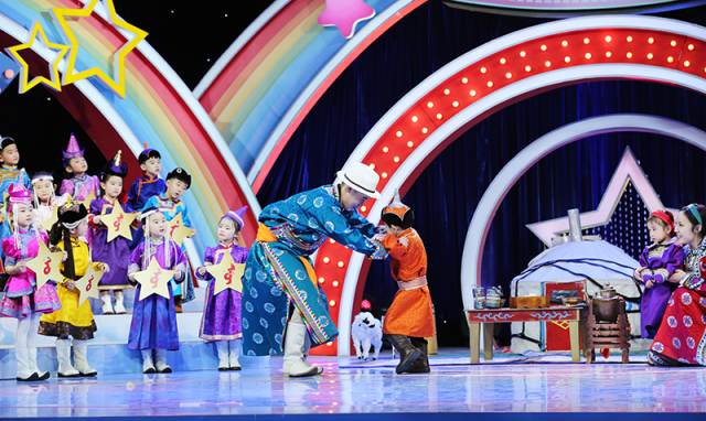 红黄蓝幼儿园再次登上央视七巧板舞台