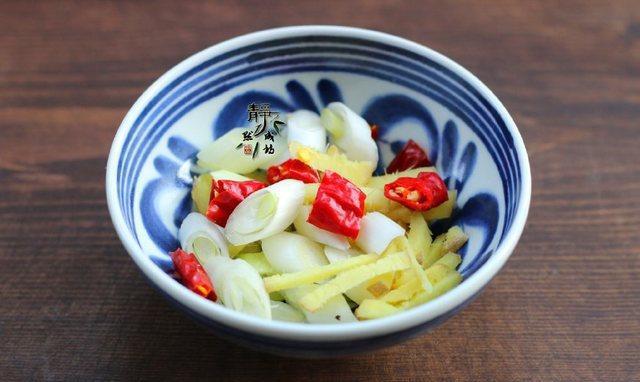 秋冬季这个叶子很好吃营养高味道棒但很多人把它当垃圾扔了