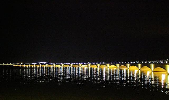 夜游"第一网红"地标的青浦淀山湖彩虹桥