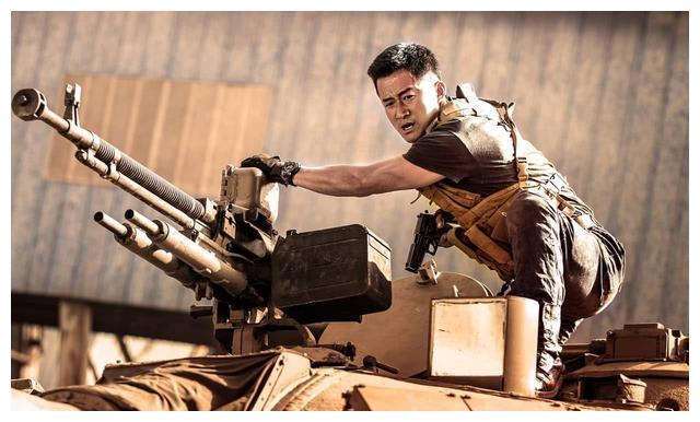 战狼3吴京三次登门力邀70岁的他出山网友终于等到他