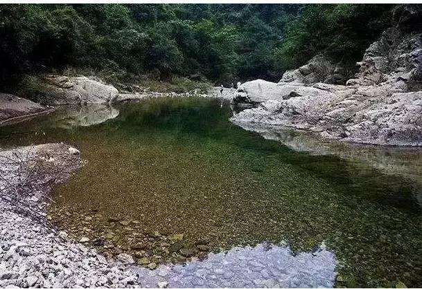 清沟在绵阳江油市马角坝镇边边上,有着"小九寨沟"的美称.