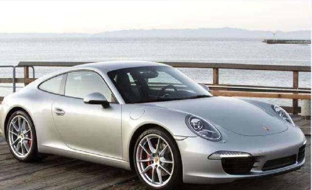 她是金星, 现在的她身价近亿, 一辆150万的豪车仅代步!