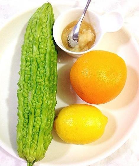 「樱花味道」夏日排毒必备饮品——香橙柠檬苦瓜汁