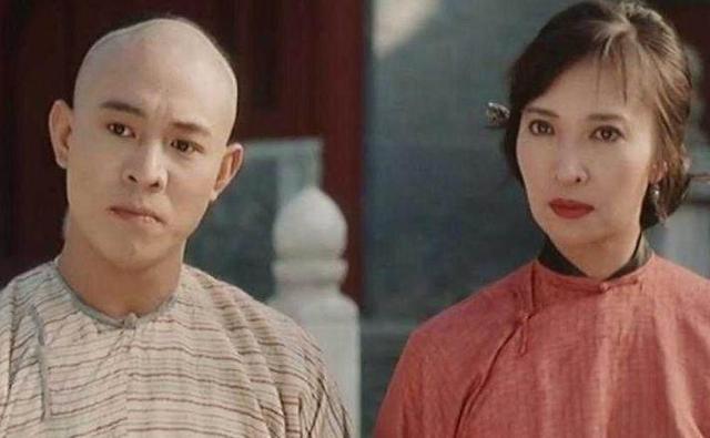 8岁与李小龙合作张国荣的女神李连杰敬畏她70岁风采依旧