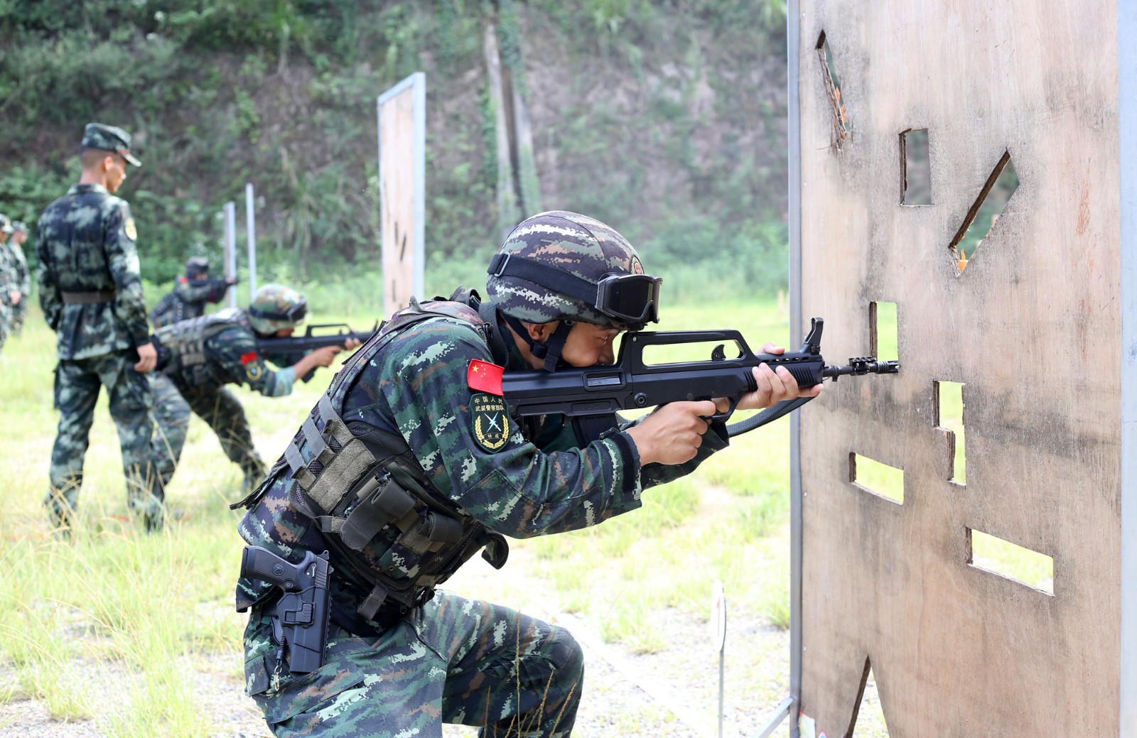 武警特战帅哥图片