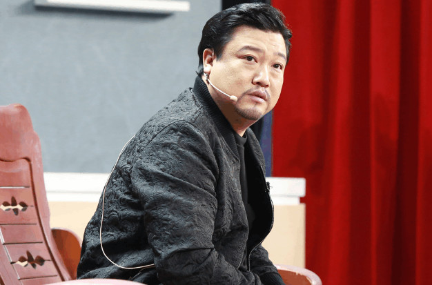 如何评价贾冰的表演,他是否是位优秀的喜剧演员?