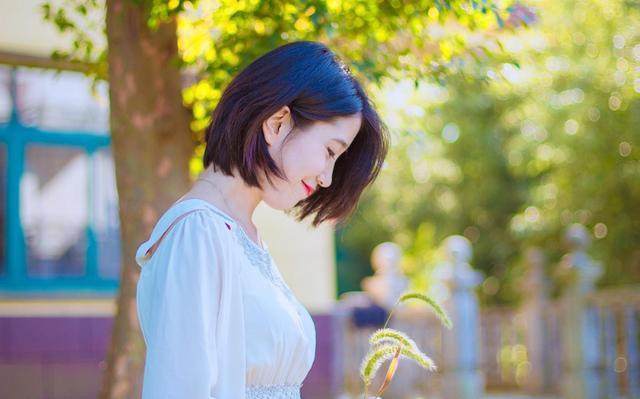 外表看起来老实、单纯,其实很有城府,心机很深