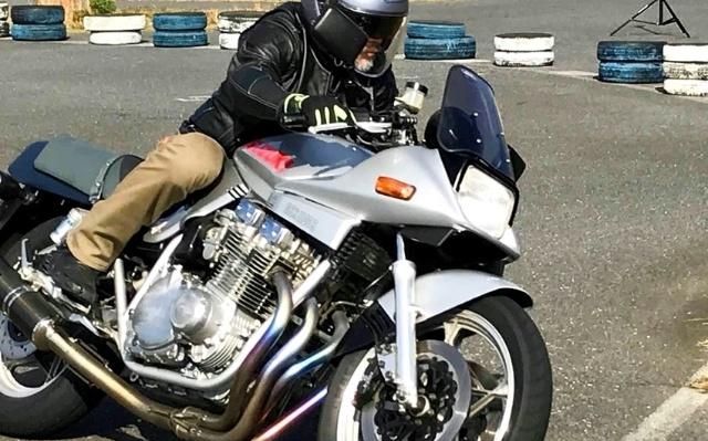 经典老师试驾体验铃木katana