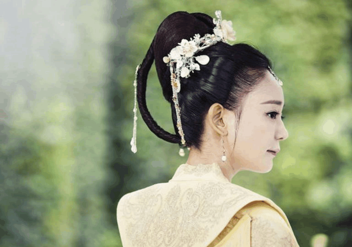 《新还珠格格》中紫薇新造型被爆,清雅大方,网友直呼:太美!