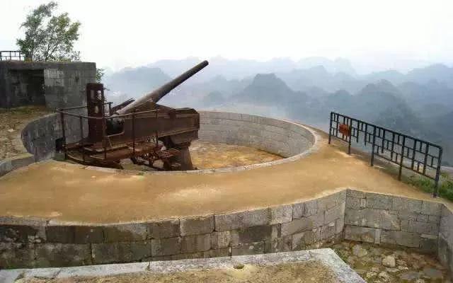 小连城是清代晚期留下的古炮台群,在广西壮族自治区崇左市龙州县,在小