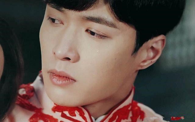 当红男星哭戏:鹿晗花了妆,刘昊然让人心疼,最后一位哭成表情包