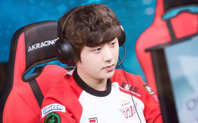 英雄联盟史上最强中单,手握三座s系列赛冠军奖杯