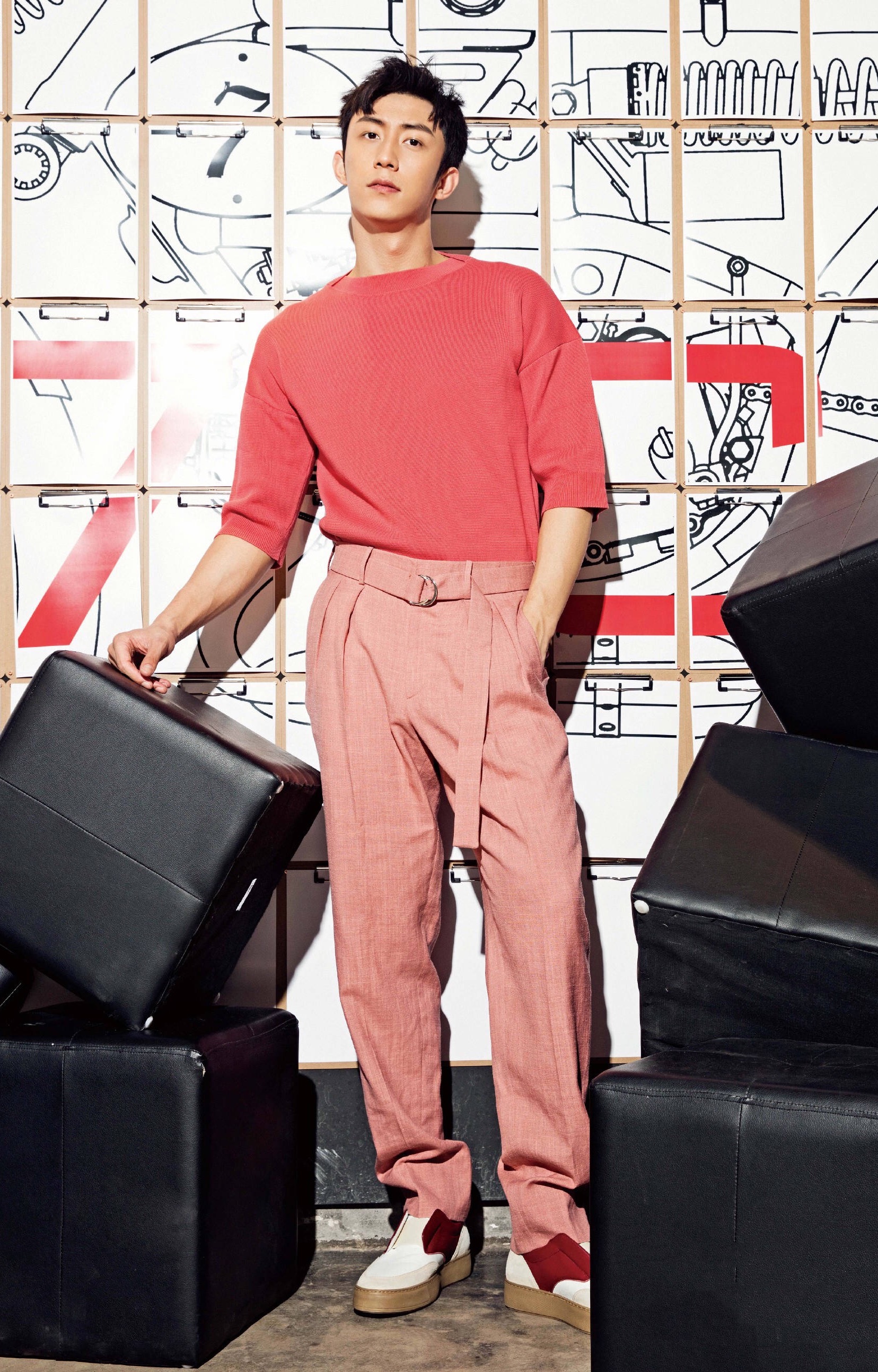 爱豆x 粉红色|蔡徐坤|张新成|陈哲远_新浪新闻