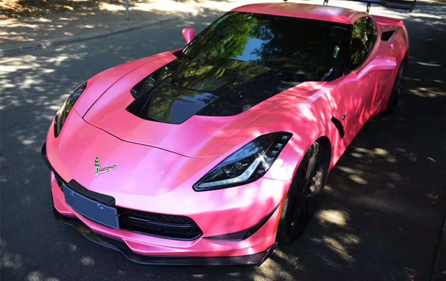 粉色精灵小姐姐也喜欢大马力科尔维特