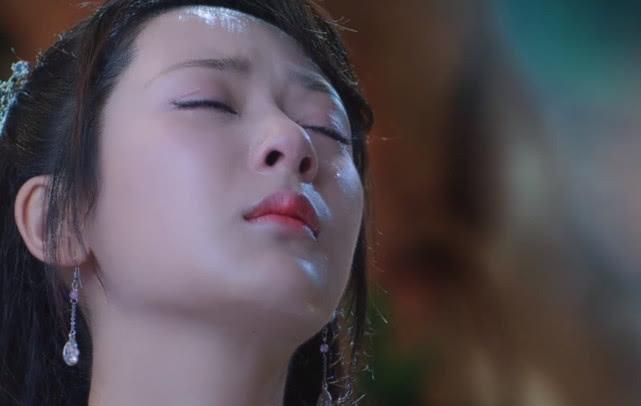 香蜜旭凤润玉开战两人打到吐血仍不罢休最终锦觅重伤不治