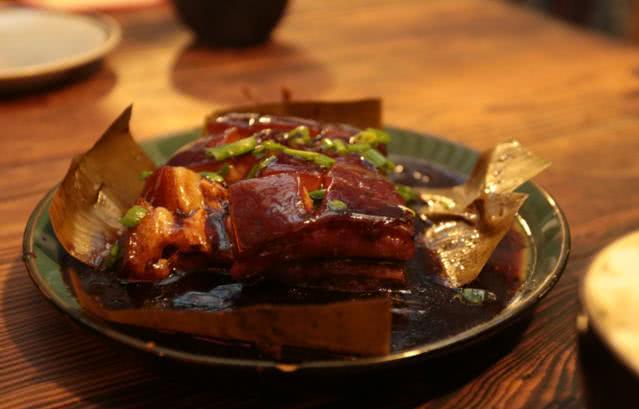 生活美食,"东坡肉"制作方法各有千秋,其色香味各有所长!