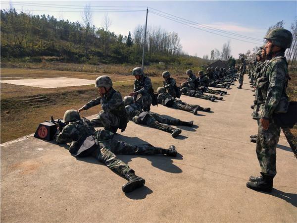 为此,该新训基地对现有训练场地资源进行统一规划,将入伍共同科目和