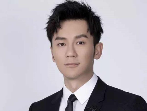 范冰冰晒李晨儿时旧照为其庆生人间值得生日快乐