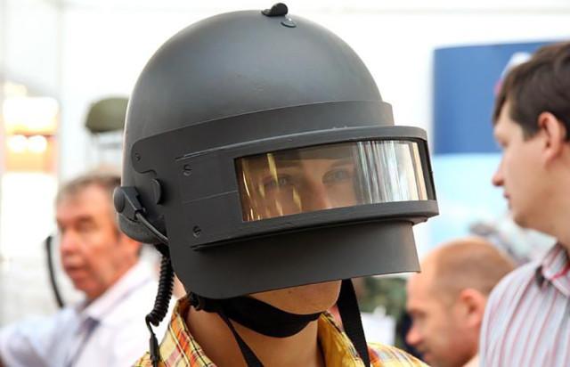 我国正研新型单兵凯夫拉重型头盔国产三级头可防御步枪子弹