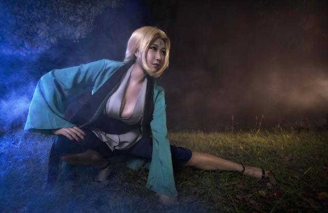 火影忍者:网友cosplay模仿纲手公主,第五位美如画堪称神还原