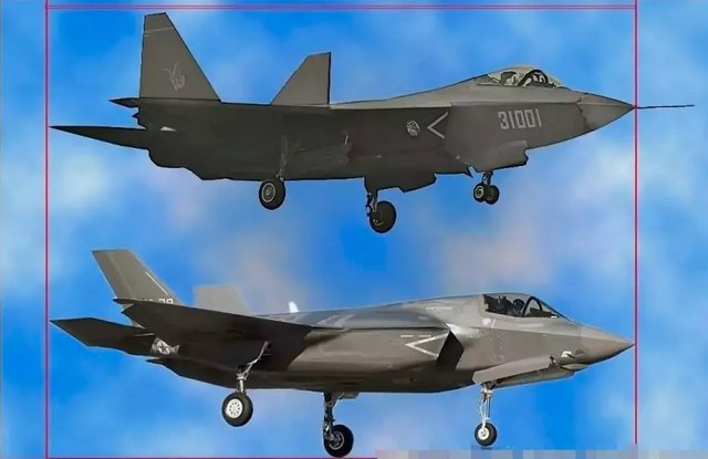 一边狂黑歼31,一边大赞f35