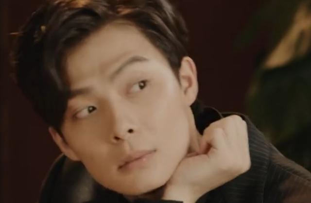 老九门中张大佛爷的手下,张副官因为有话要对吴磊说,所以就让梁湾扮演