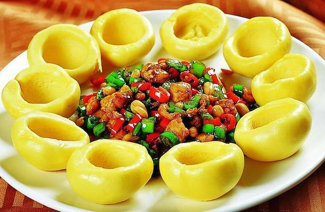 饭店里做的玉米杂粮窝窝头,在家一样能做好,松软又好吃