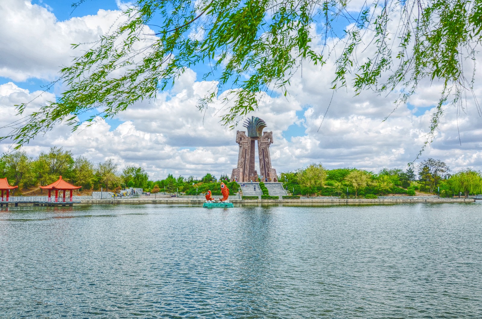 每一次都有新感觉拍了这么多通辽市西拉木伦公园的马头琴雕塑