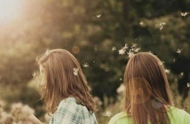 跟闺蜜爱上了同一个男人,半年后她拉黑了我,原因是我背叛了友谊