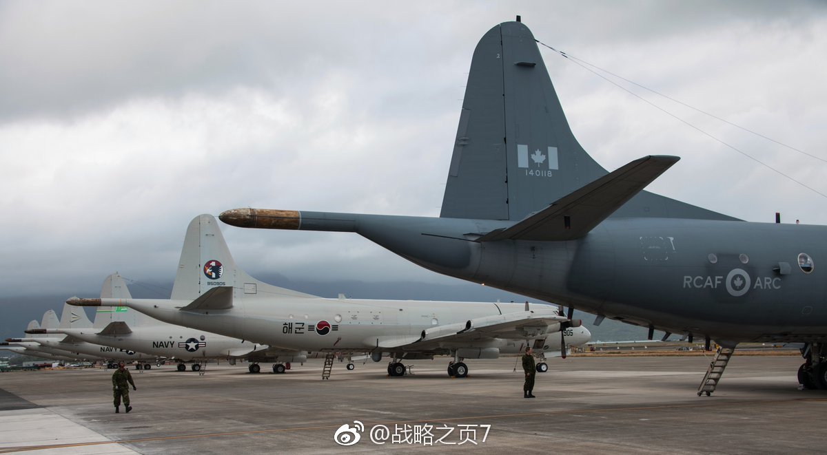 今天下午加拿大空军1架编号为140118的cp-140反潜巡逻机抵达夏威夷希